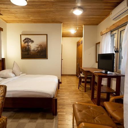 Esther'S Hotel Аккра Екстер'єр фото