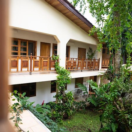 Esther'S Hotel Аккра Екстер'єр фото