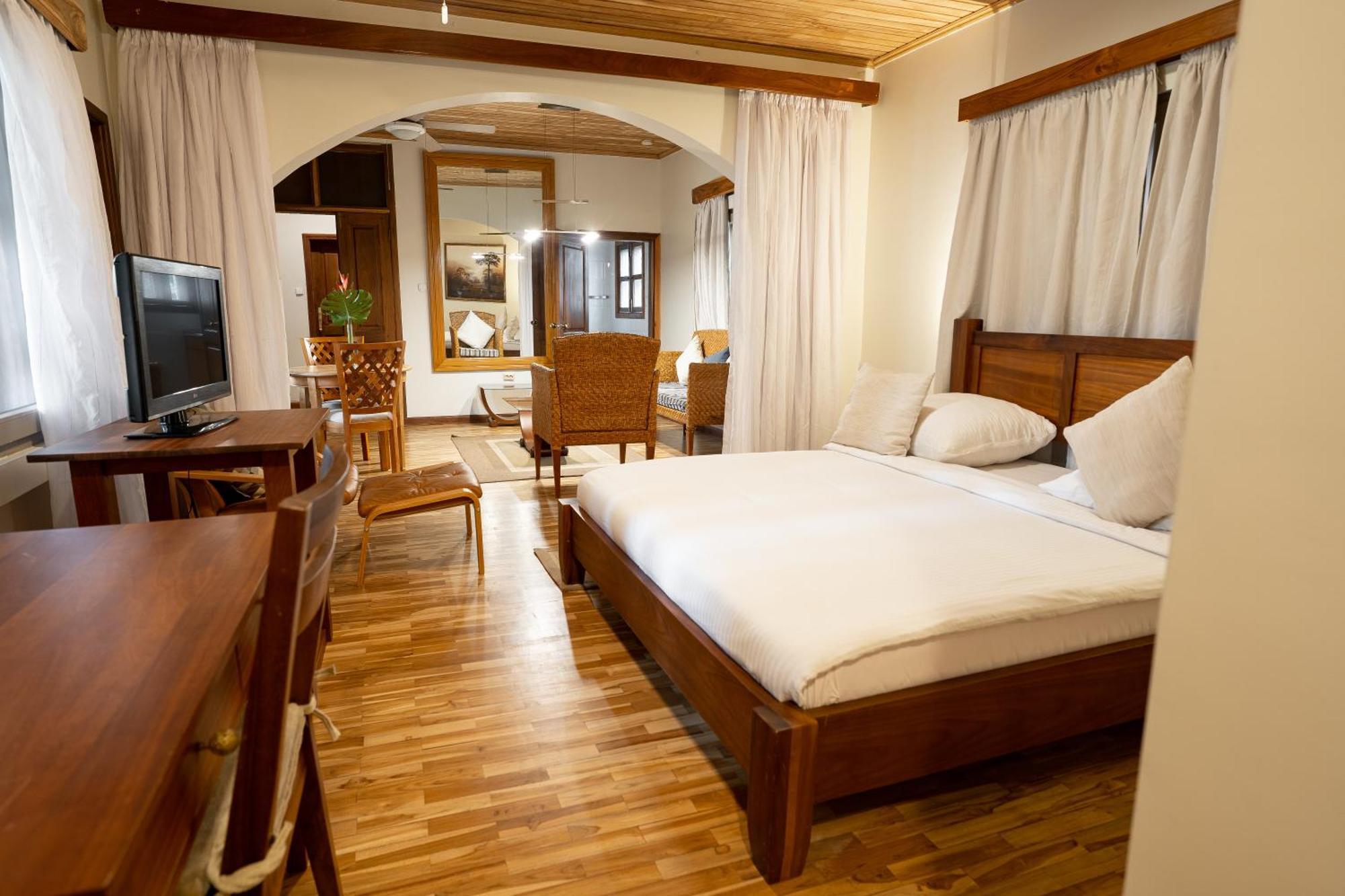 Esther'S Hotel Аккра Екстер'єр фото