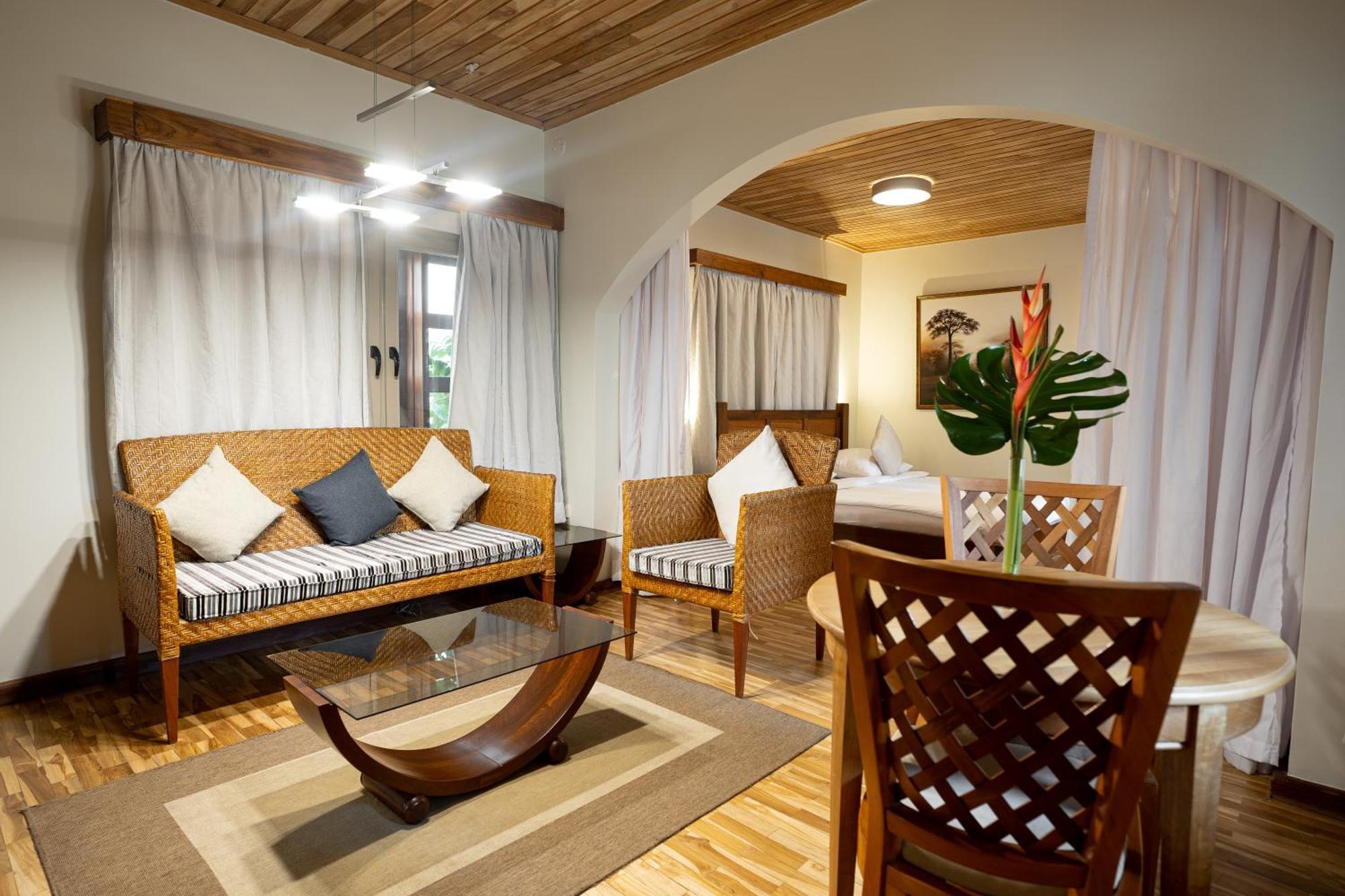 Esther'S Hotel Аккра Екстер'єр фото