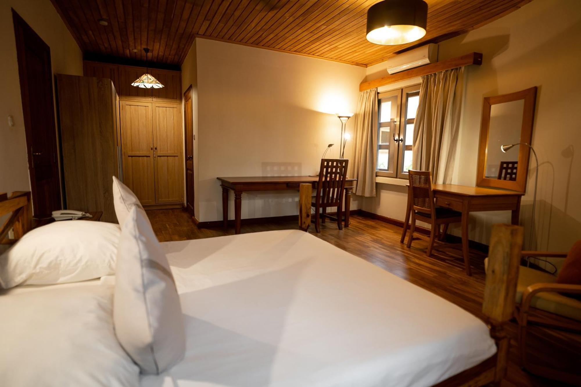 Esther'S Hotel Аккра Екстер'єр фото