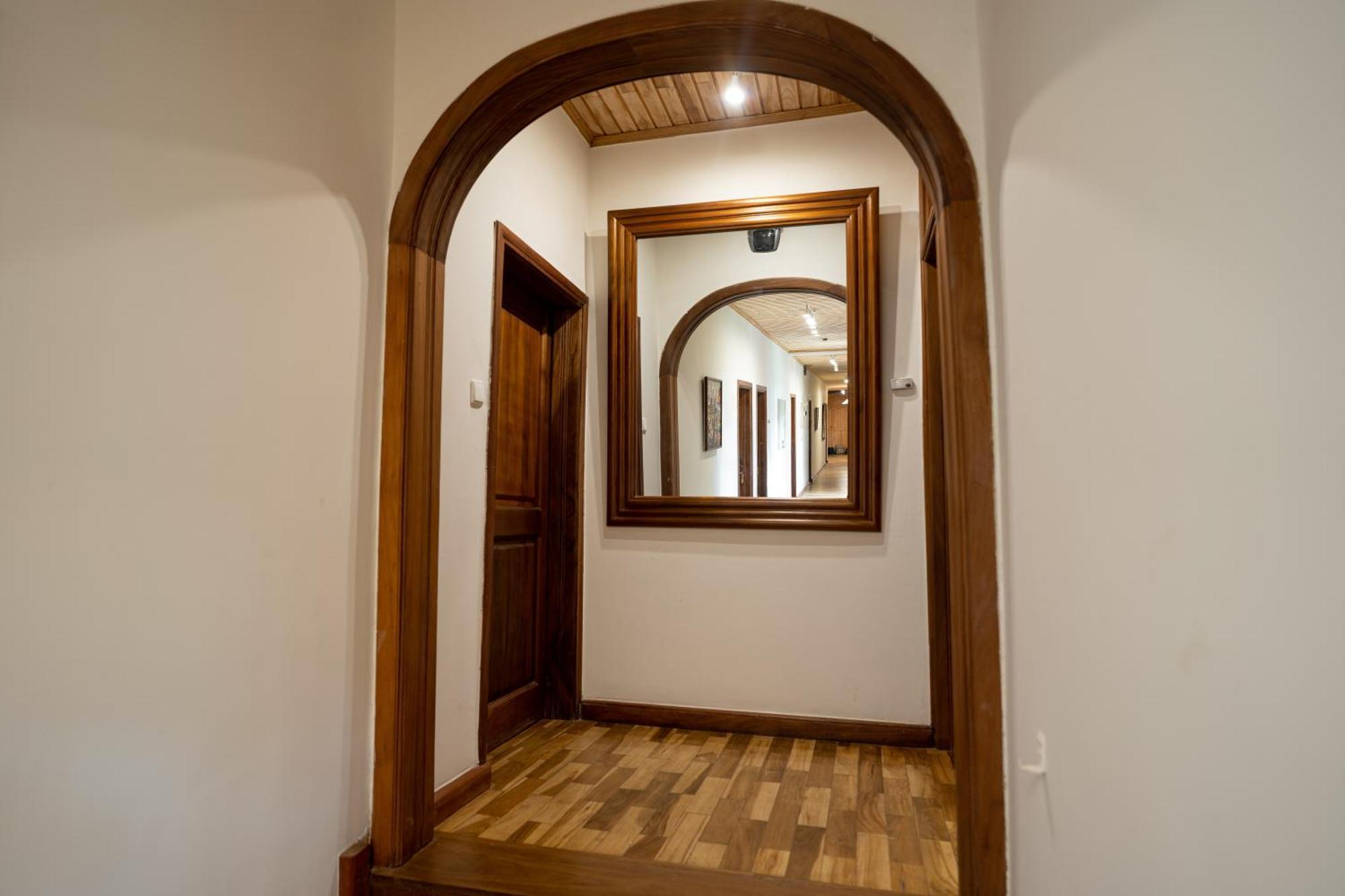 Esther'S Hotel Аккра Екстер'єр фото